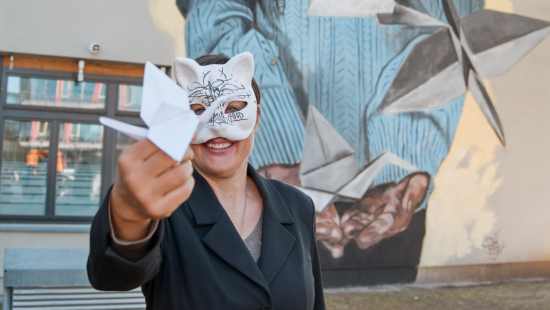 V Masarykově onkologickém ústavu zůstane murál Tisíc jeřábů